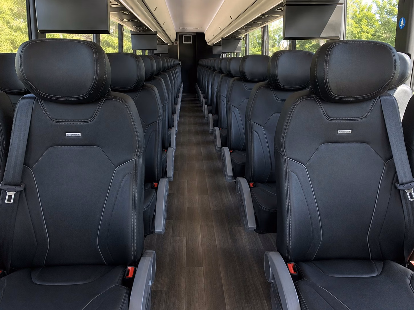 why thousand oaks wedding venues recommend private bus rentals for guest shuttles